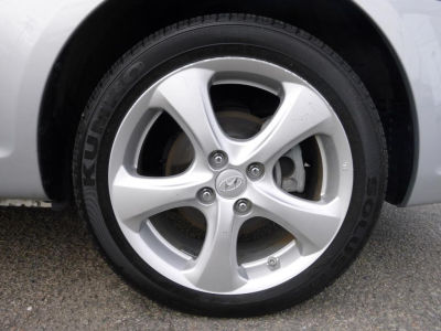 2011 Hyundai Accent  SE