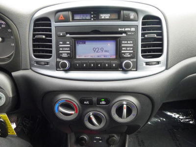 2011 Hyundai Accent  SE