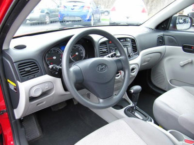 2011 Hyundai Accent  GLS