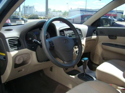 2011 Hyundai Accent  GLS