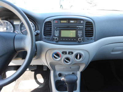 2011 Hyundai Accent  GLS