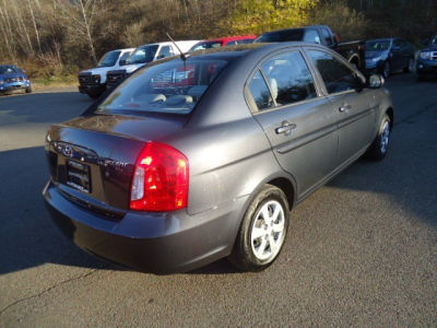 2011 Hyundai Accent  GLS