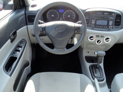 2010 Hyundai Accent  GLS