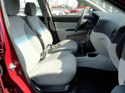 2010 Hyundai Accent  GLS