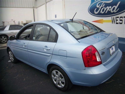2011 Hyundai Accent  GLS
