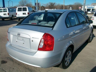 2011 Hyundai Accent GLS