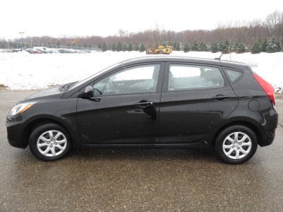 2012 Hyundai Accent  GS