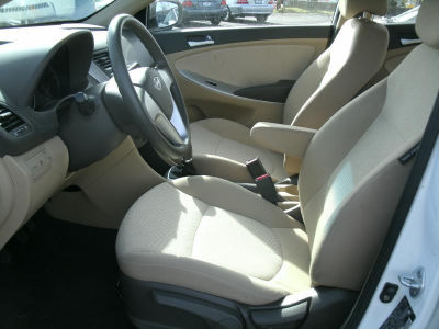 2012 Hyundai Accent  GLS