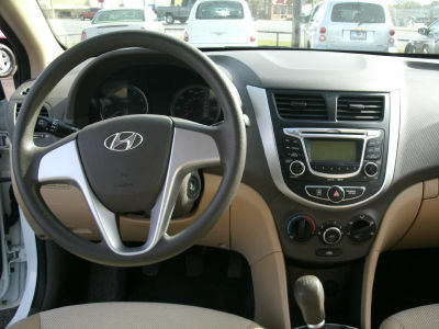 2012 Hyundai Accent  GLS