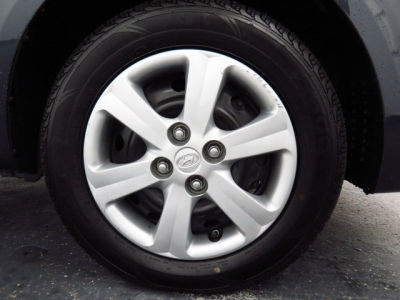 2011 Hyundai Accent  GLS