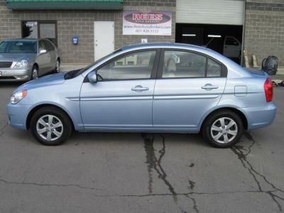 2011 Hyundai Accent  GLS