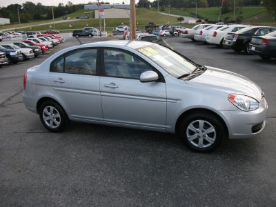 2010 Hyundai Accent  GLS