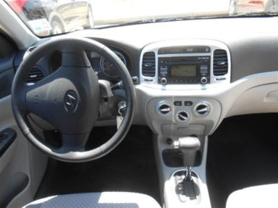 2009 Hyundai Accent  SE
