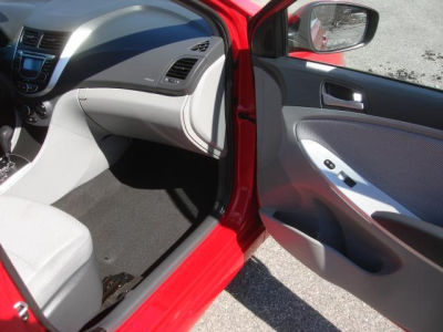 2012 Hyundai Accent  GS