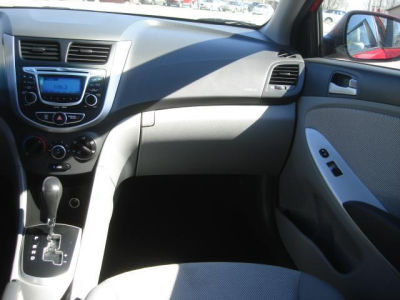 2012 Hyundai Accent  GS
