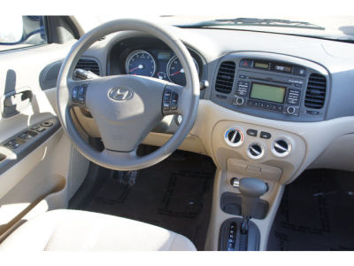 2010 Hyundai Accent  GLS