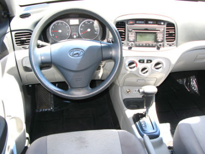 2011 Hyundai Accent  GLS