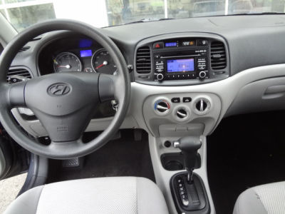 2011 Hyundai Accent  GLS