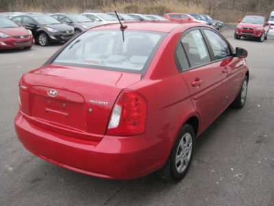 2011 Hyundai Accent  GLS