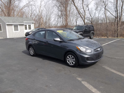 2012 Hyundai Accent GLS