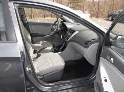 2012 Hyundai Accent GLS