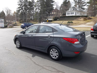 2012 Hyundai Accent GLS
