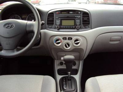 2010 Hyundai Accent  GLS