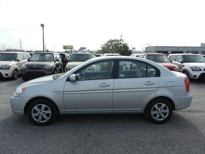 2011 Hyundai Accent GLS
