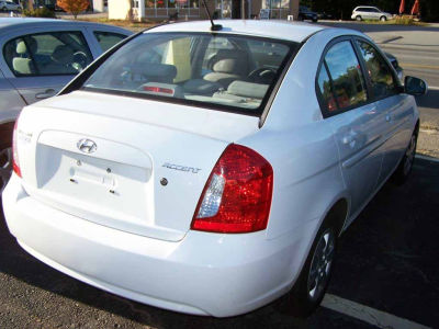 2011 Hyundai Accent  GLS