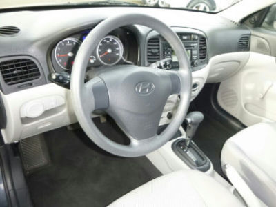 2011 Hyundai Accent  GLS