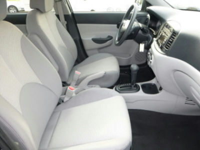2011 Hyundai Accent  GLS