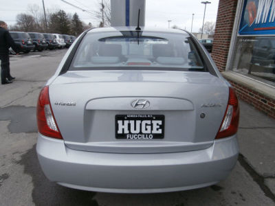 2011 Hyundai Accent GLS