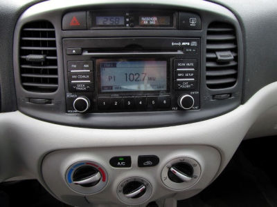2010 Hyundai Accent  GLS