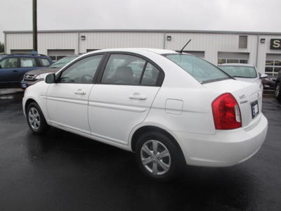 2011 Hyundai Accent  GLS