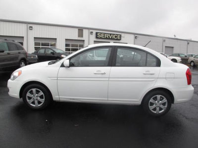 2011 Hyundai Accent  GLS