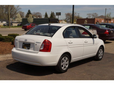 2011 Hyundai Accent  GLS