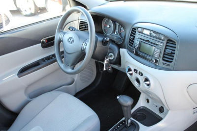 2011 Hyundai Accent  GLS