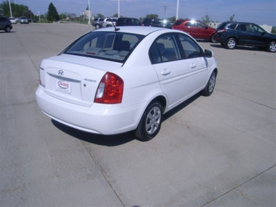 2011 Hyundai Accent  GLS