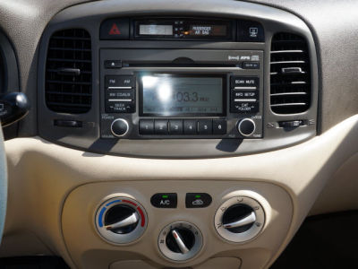 2011 Hyundai Accent  GLS