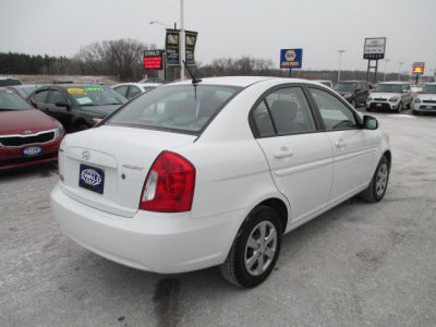 2011 Hyundai Accent  GLS