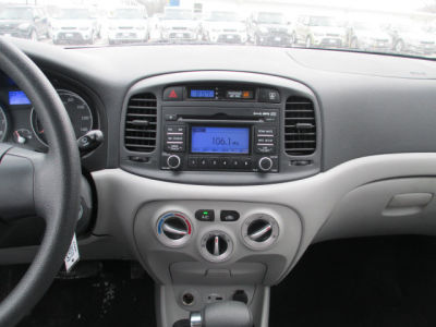 2011 Hyundai Accent  GLS