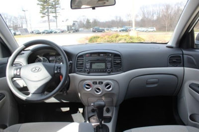 2011 Hyundai Accent  GLS