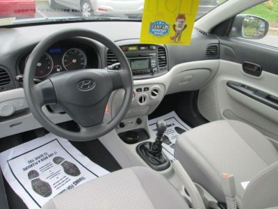 2010 Hyundai Accent  SE