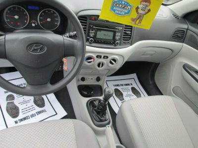 2010 Hyundai Accent  SE