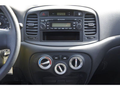 2008 Hyundai Accent  SE