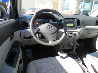 2010 Hyundai Accent  GLS