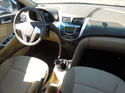2012 Hyundai Accent GLS