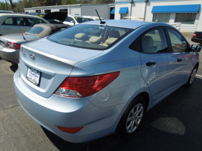 2012 Hyundai Accent GLS