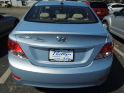 2012 Hyundai Accent GLS