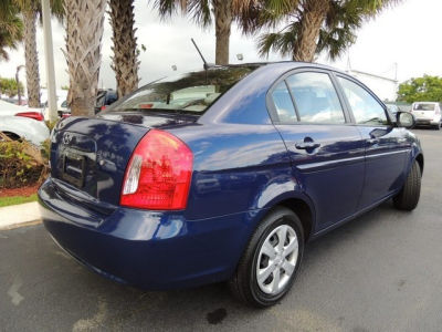 2011 Hyundai Accent GLS